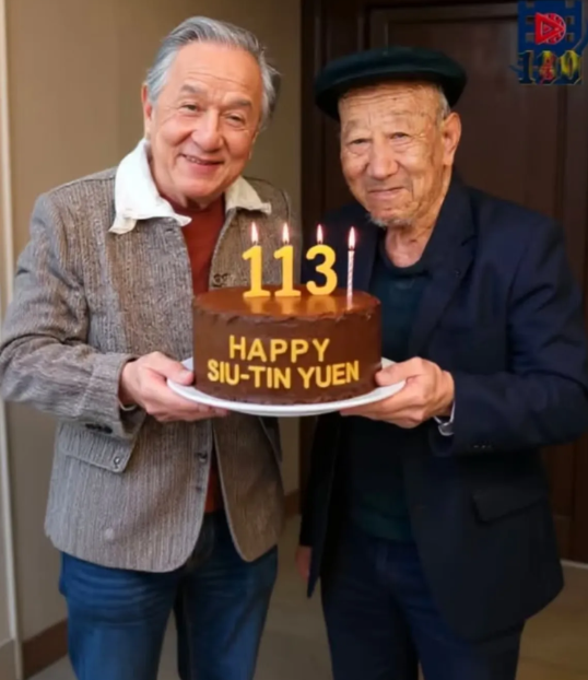 虽然成龙的面容已经老了，但对比同龄人还是显年轻的，都已经71岁了