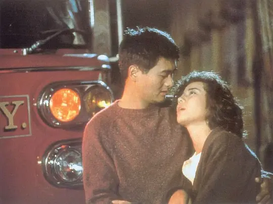    还记得在《秋天的童话》中有这样的场景，在多年后，当钟楚红旧地重游时，发现发