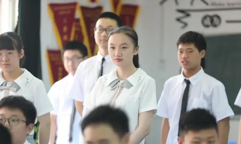 老师评上副高职称难跨越的四座大山：
1. 年度考核师德考核双优。主要跟教学业绩有