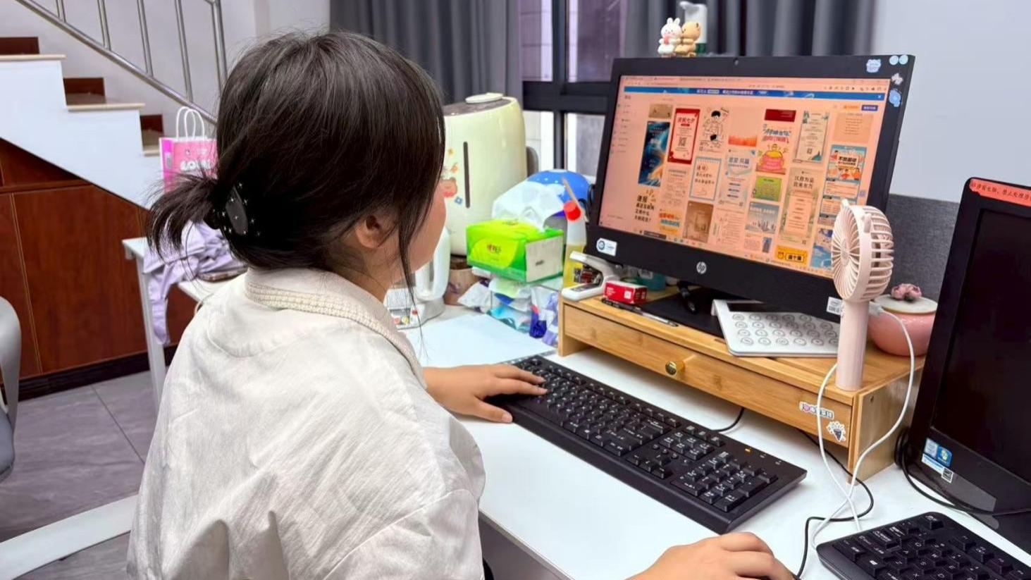 青春献家乡 实干显担当 ——记艺术传媒学院2025年暑假“返家乡”吕晨曦