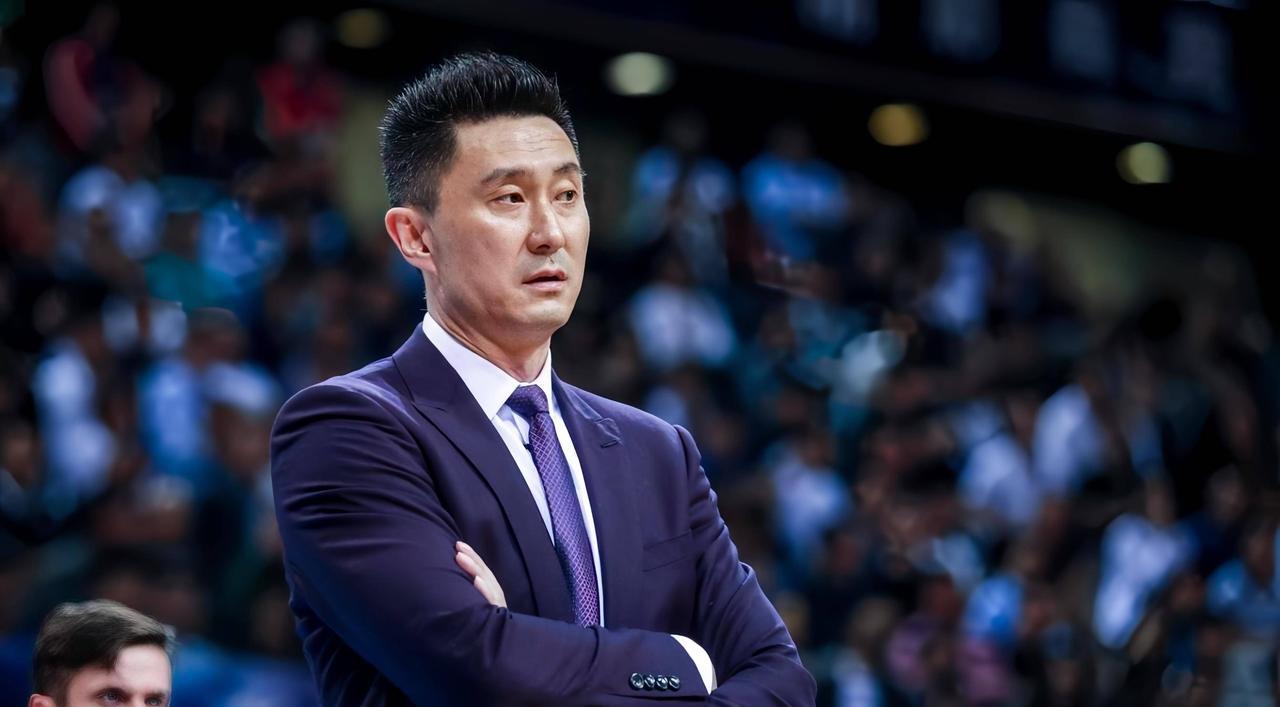 杜锋错失超级外援！
贝兹利近期代表湖人队参加NBA夏季联赛！在对阵马刺队时，贝兹