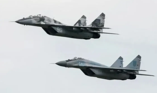 突发！
乌克兰空军一架米格-29战机自哈尔科夫腾空而起，直扑库尔斯克战区，投下4