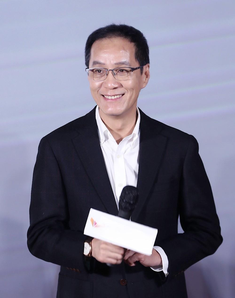 一次，记者问冯远征：“在娱乐圈你最害怕见到谁？”冯远征不假思索的说：“最害怕见到