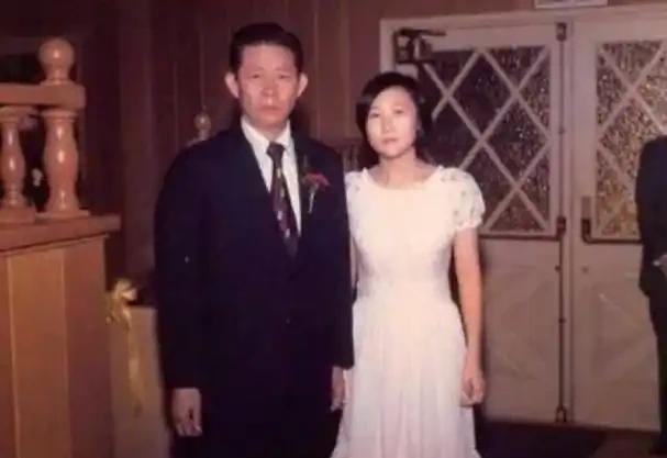 1975年，台湾首富王永庆的二房妻子杨娇，因受不了丈夫出轨，毅然放弃豪门生活，带