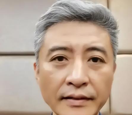一句脏话葬送22年努力！看着满头白发的周炜，郭冬临效应还在继续！
麻烦各位读者点