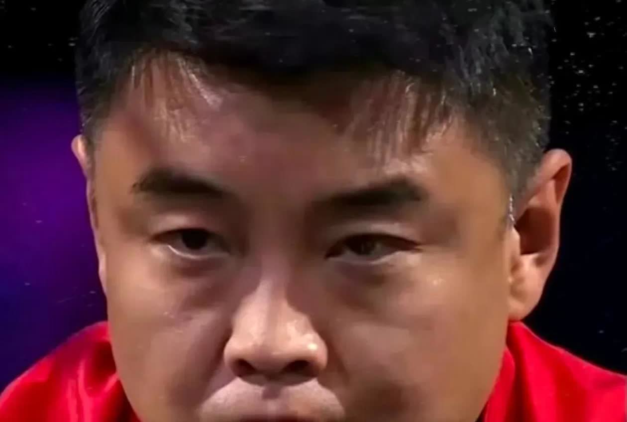王皓现在应该是全网最后悔的人，

​并不是因为王楚钦在男单决赛中以2:4不敌