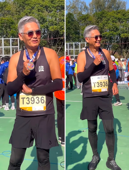 70岁周润发最新亮相，状态很好，精神头十足