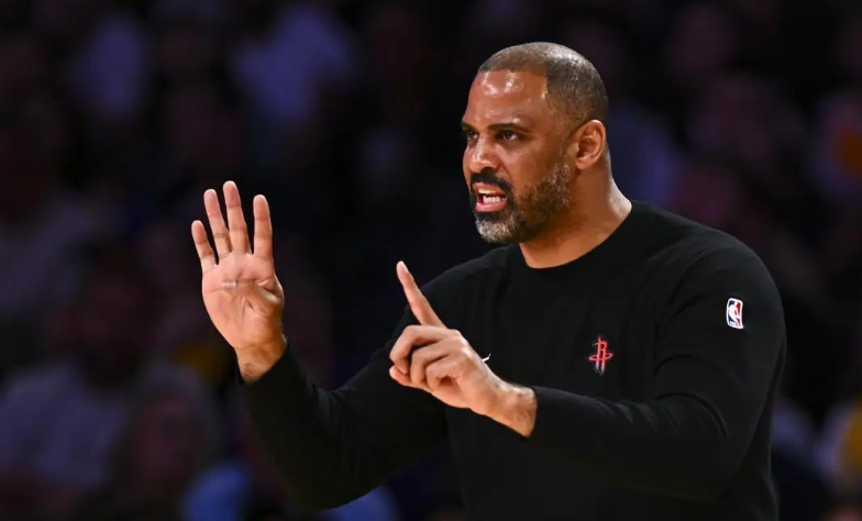 火箭防守表现不错，杜兰特担任诱饵帮队友获得大空位机会
火箭战胜灰熊的赛后，乌度卡