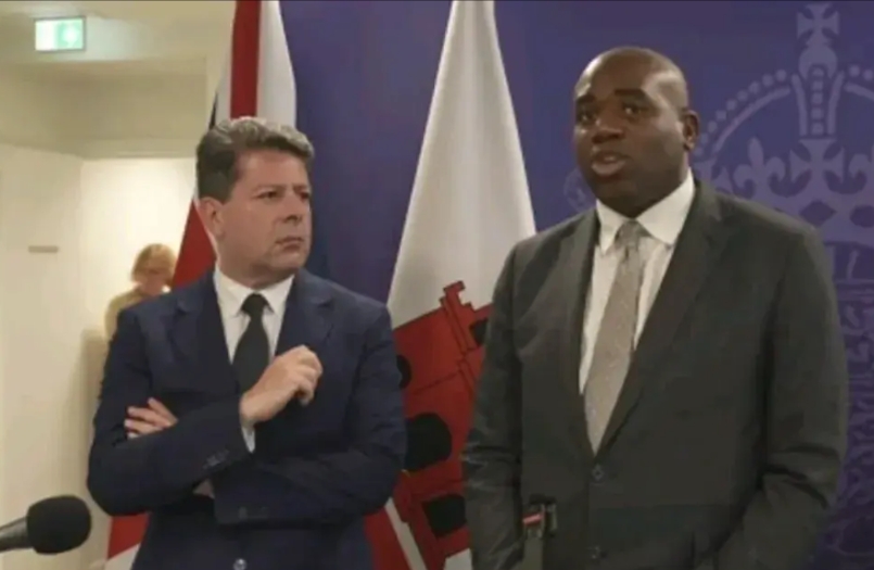 据英媒报道，昨晚英国首相斯塔默与欧盟签订投降协议，将英国海外领地直布罗陀边境控制