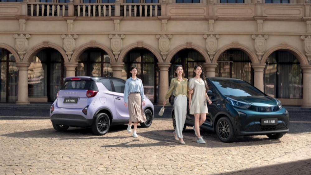 这个奇瑞小蚂蚁不简单！堪称适合女生开的车中的趣味担当