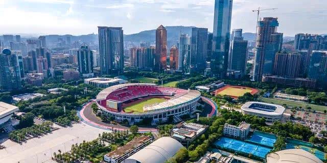 哈维绝杀广东那场比赛真的太精彩了。上海带着0比1的大比分回到主场，压力巨大。常规