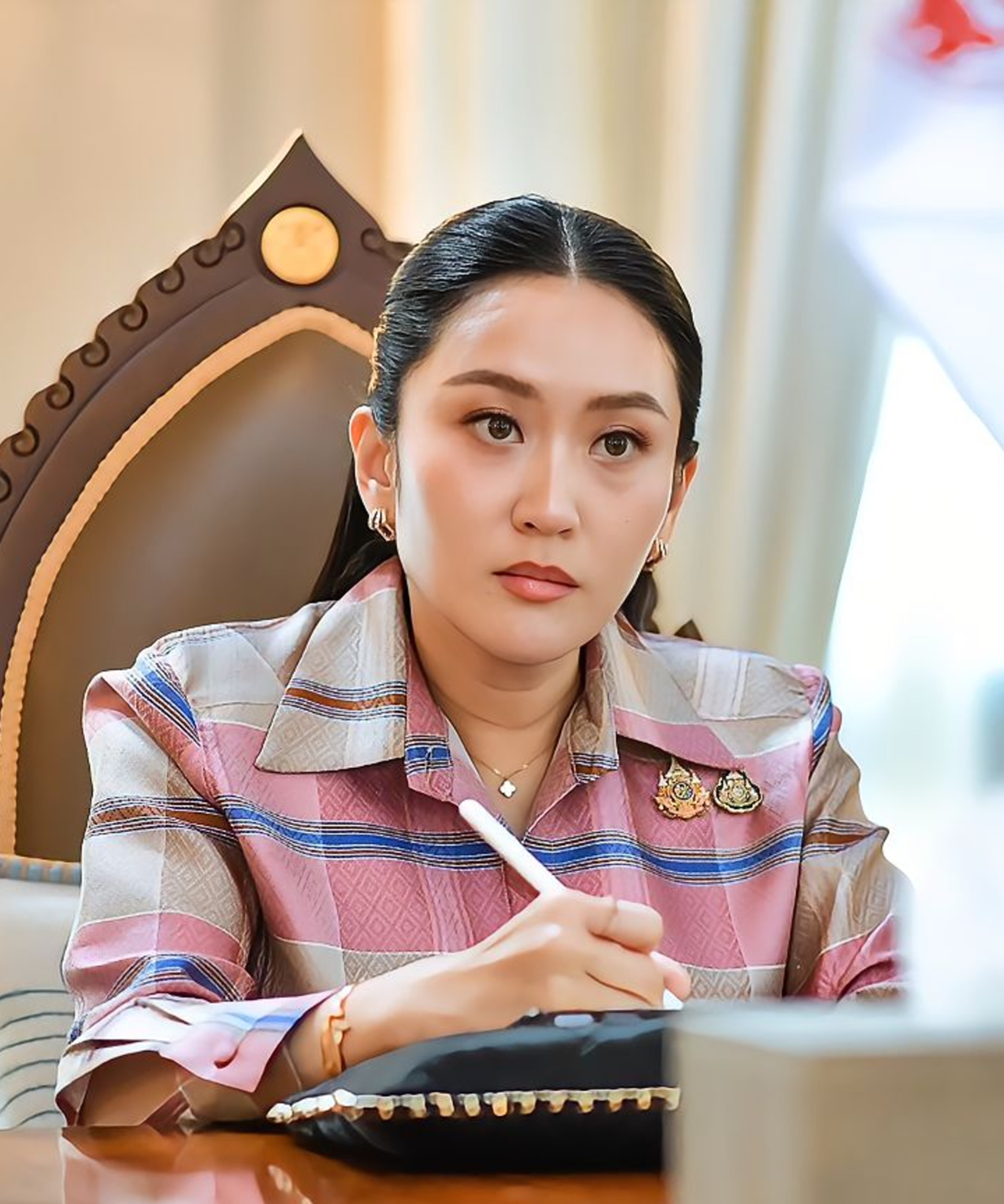 2025年6月24日，佩通坦·钦那瓦总理在内阁会议结束后，于政府大楼1号指挥中心