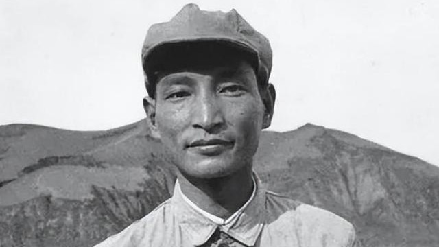 他是任职最长的中央政治局常委，是邓公顶头上司，长子是副国级