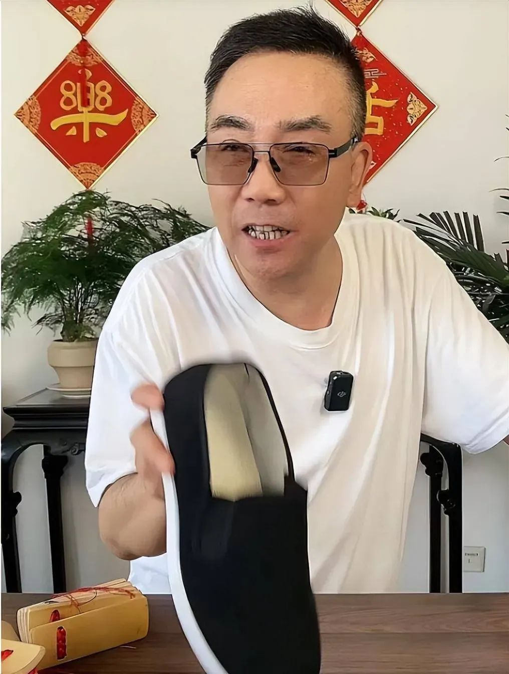 我有一种预感，
杨议接下来的路会很难走，
不是因为他岁数大了走不动，
也不是因为