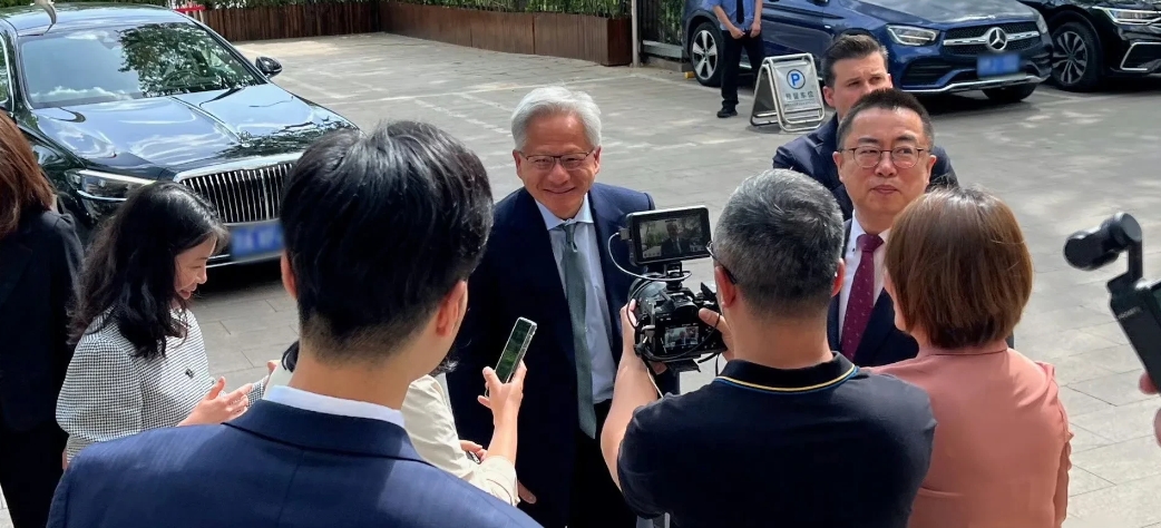 快讯: 英伟达CEO黄仁勋再度访华 深化中国合作战略引关注

4月17日，全球A
