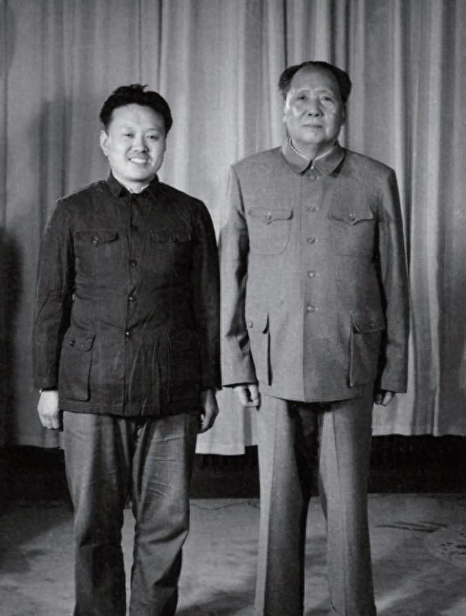 60年除夕夜，毛主席吃了一口葱花饼，放下筷子厉声道：把厨师喊来
60年2月7日，