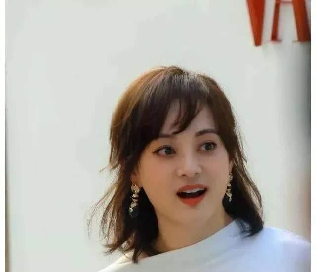 孙俪你可以不要这样吗？

　　导演都看不下去，

　　最近在一次拍摄现场