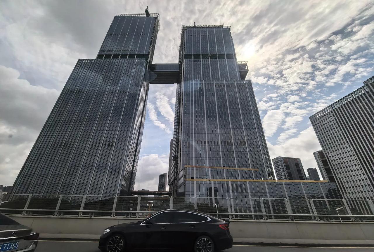 原来中国边境到以色列耶路撒冷的直线距离仅有3700公里，这和深圳到新疆喀纳斯的距