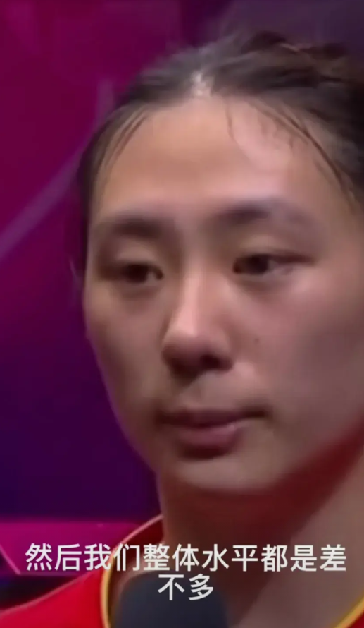 我发现，陈熠这个小姑娘，她不是不会说话，情商低，其实她就是心气太过高傲了！

她