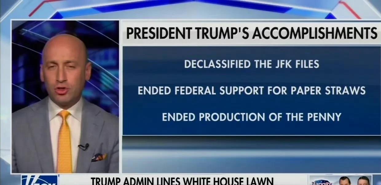 FOX News列举Trump就职一百天的主要成就，包括：
“墨西哥湾”改名为“