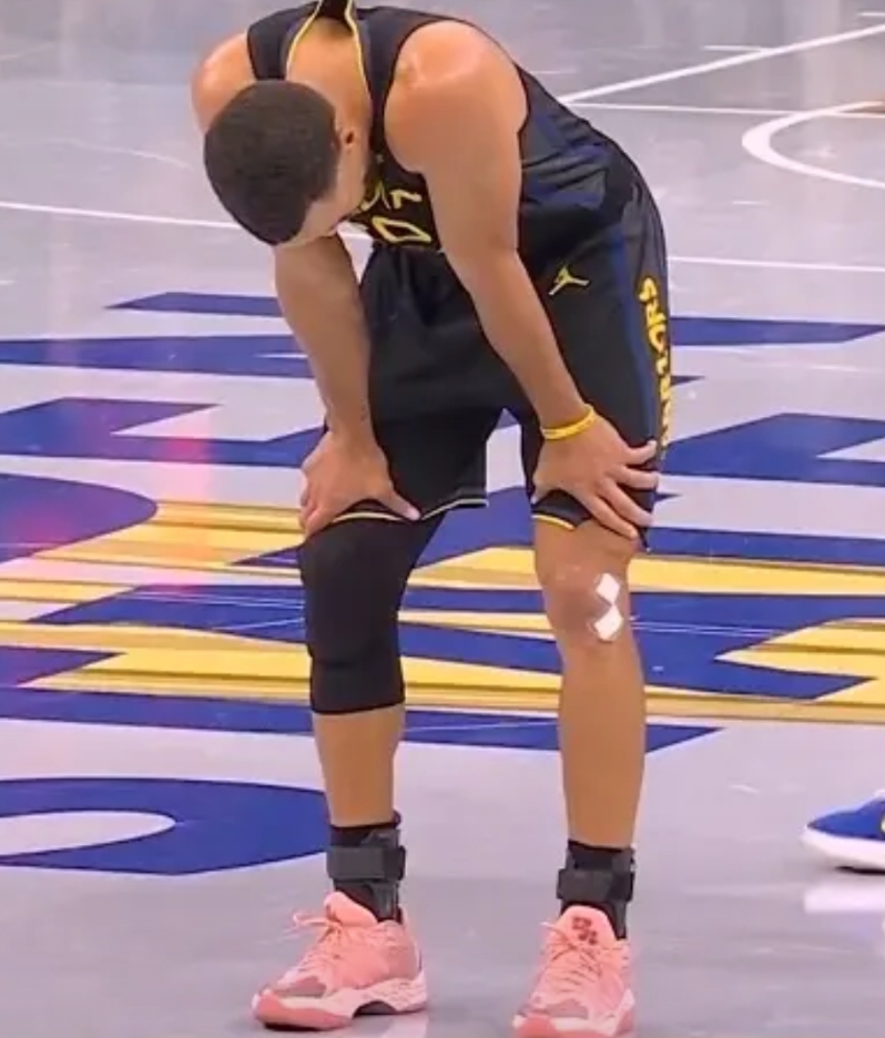 这也能出错？恐怕是NBA历史上第一次吧？
昨天勇士官方刚宣布了在对阵火箭队受伤的