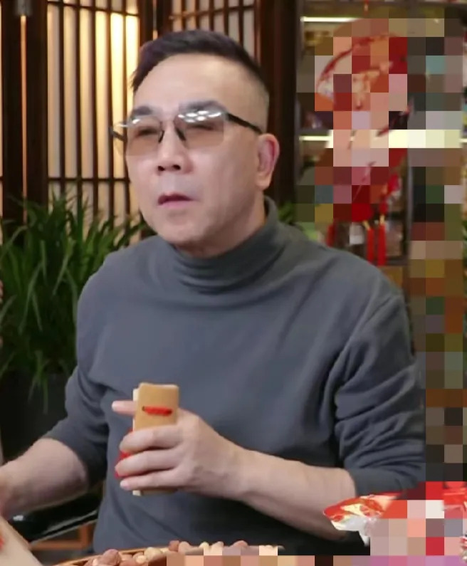 杨议直播人气不如郑好











杨议直播这么卖力，就这？直播间4千人