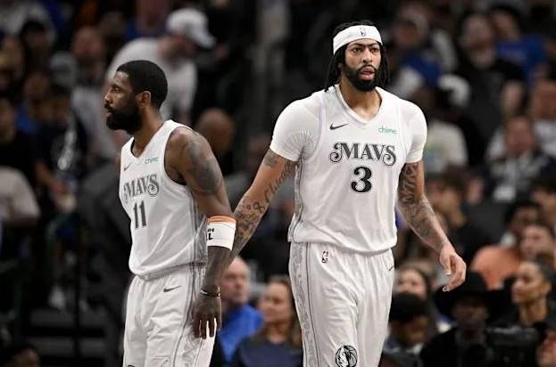 NBA记者蒂姆-麦克马洪近日在一档节目上透露了独行侠的交易计划。
麦克马洪表示，