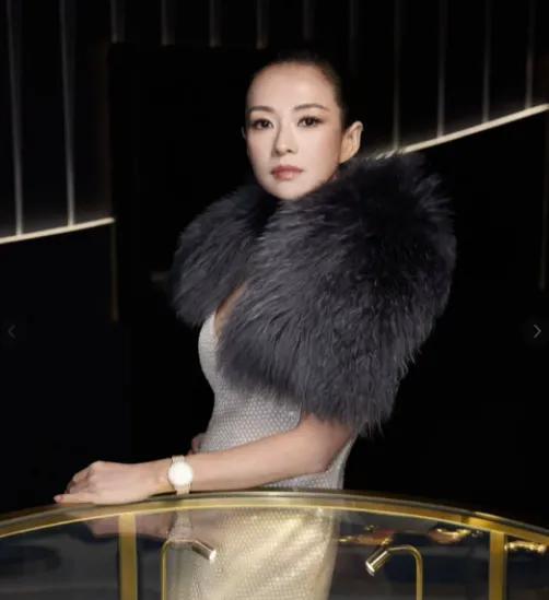 章子怡和汪峰离婚后，网友最期待的事终于发生了。
不过章子怡虽然美貌回归，气场也强