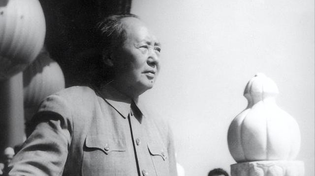 1950年，李治持枪闯入中南海遭到阻拦，随后毛主席的做法令人奇怪