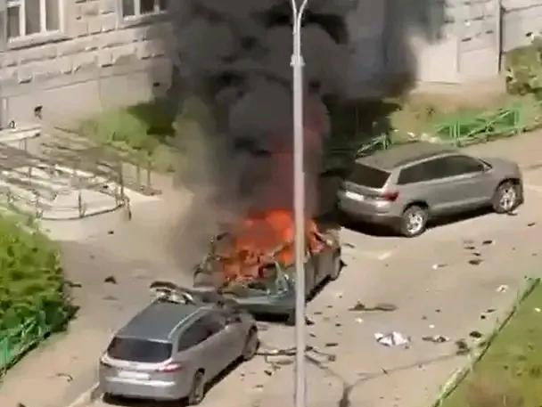 俄高官遇刺，美国特使遇下马威
俄军总参谋部作战总局副局长被汽车爆炸装置引爆汽车炸