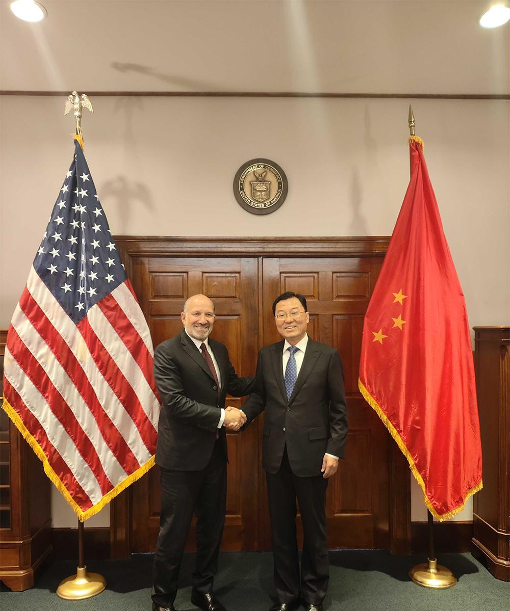 快讯！美国把中国国旗挂反了？