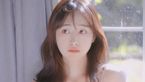 影组天敌（秦天）影组天敌秦天：“什么？？？参加蘑菇屋？变形？？？”秦政神情略显无奈，看着秦天在沙发上