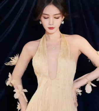 娱乐圈女星百态：李一桐的好身材