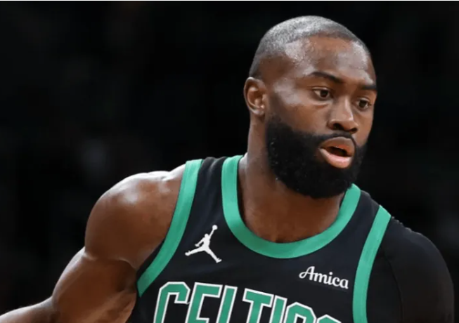 NBA杯赛，凯尔特人主场117-114战胜活塞。
本场取胜后，凯尔特人终结了活塞