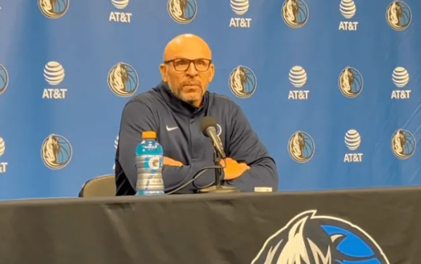 NBA常规赛，独行侠主场114-116不敌雄鹿。
比赛第四节最后还剩17秒时，独