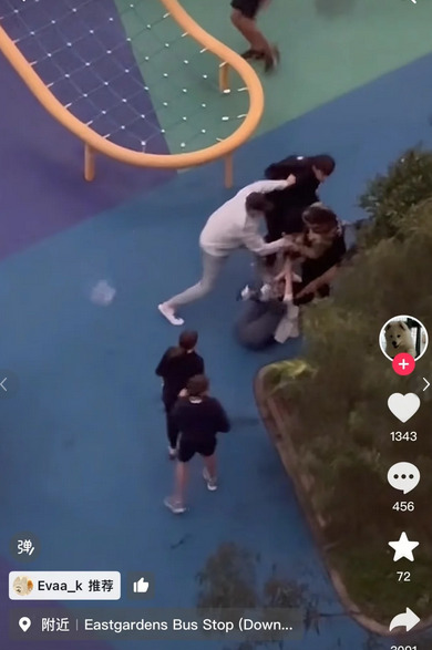 震惊！澳洲小混混围殴中国人，结果这下惨了！











一股怒火正在澳
