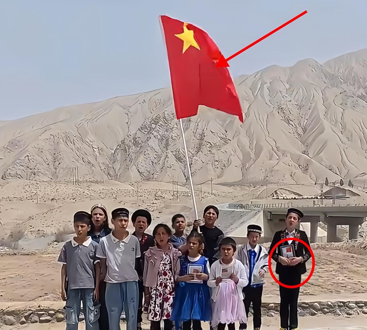 感动到了！
这几位小少年们火到人民日报了！
在新疆，
         有这么一
