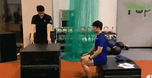 苏炳添这弹跳水平，反映了他超强的爆发力，怪不得跑得那么快[赞][赞]