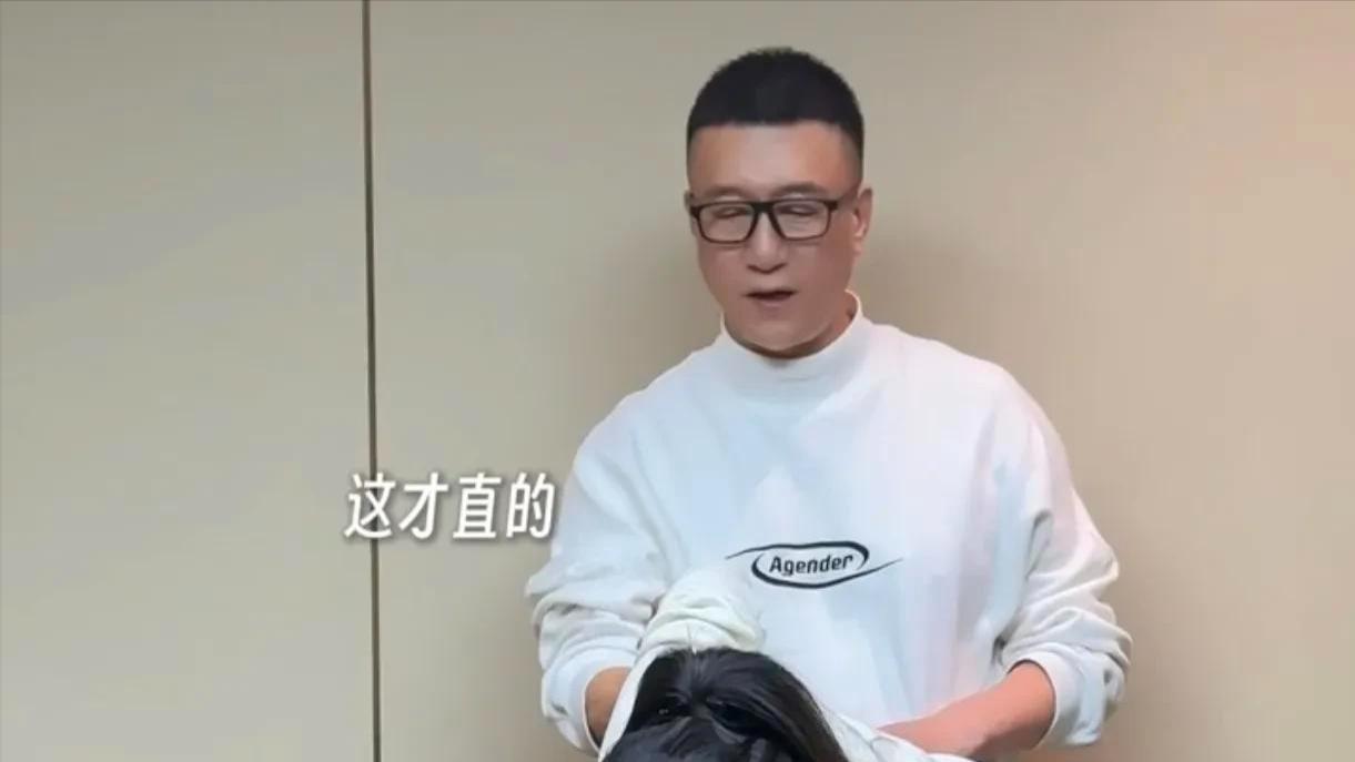 娇妻相差15岁，54岁孙红雷秀恩爱，幸福背后隐藏的秘密？