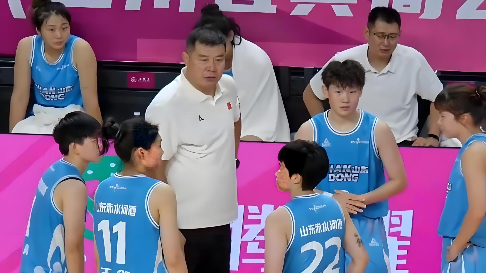 两座“小高塔”入列，山东女篮打造“铁血”内线群