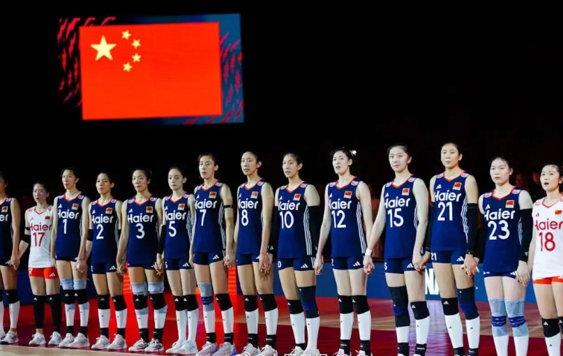 在某些球迷口中，中国女排目前是自由人不行，副攻不行，主攻不行，二传更不行，接应从