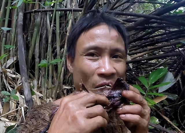 “啥是女人？”你敢信吗？这话出自一个41岁的成年男人之口。
2013年，越南广义