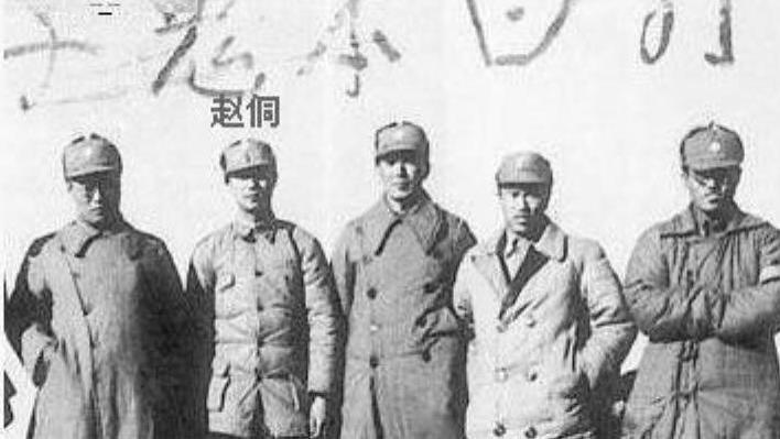她是抗日游击之母，曾毁家纾难帮助抗日，却在解放前夕当了土匪