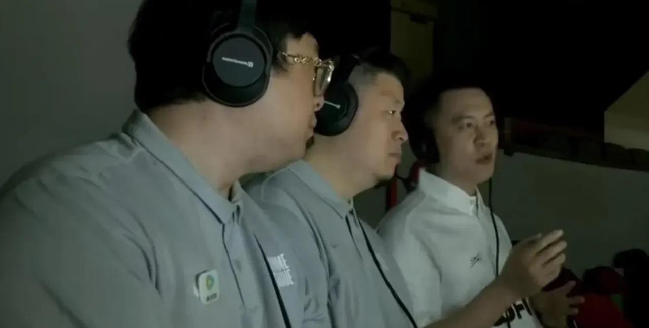 杨鸣无意间透露夏联寻找外援的标准！
在杨瀚森代表开拓者打的第二场比赛，首节腾讯邀