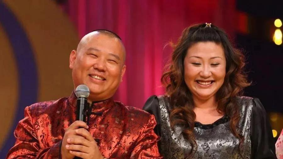 郭德纲宣称郭麒麟为德云社继承人，小儿子哭晕在家里！