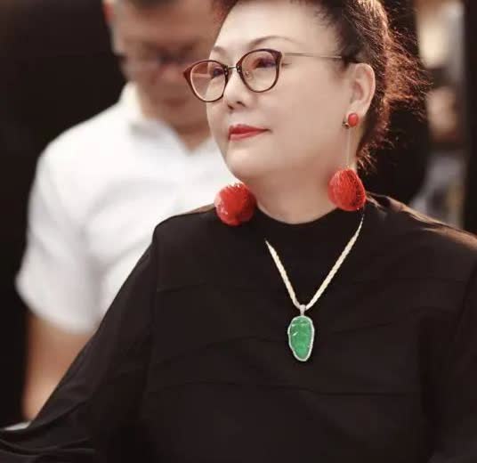 7月10日，杨议妻子梦真回应公公杨少华去世情况。
       她的原话：网友