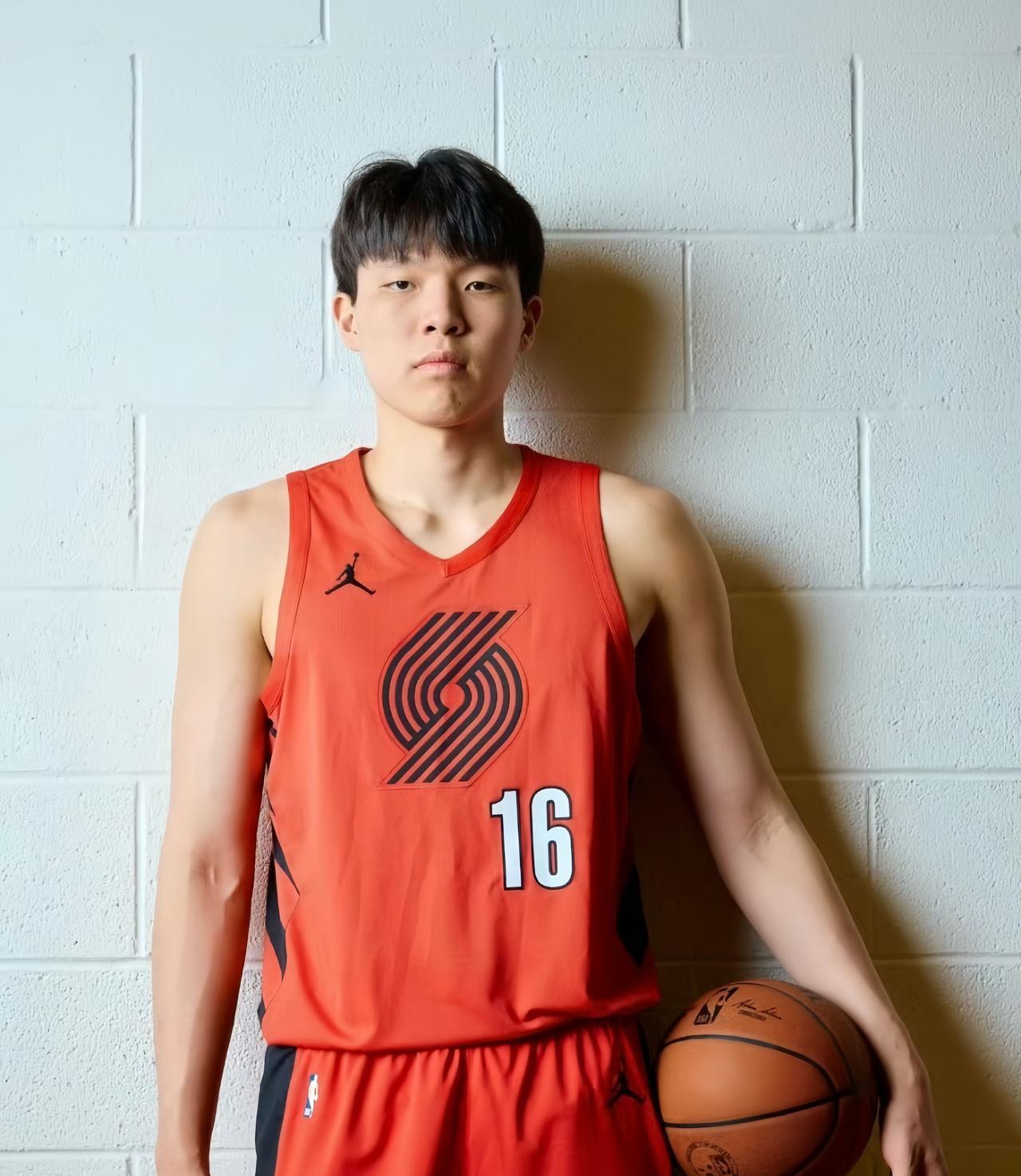 结局又反转了？中国男篮官宣，杨瀚森不参加此次中国男篮亚洲杯的比赛！
原文是这样写