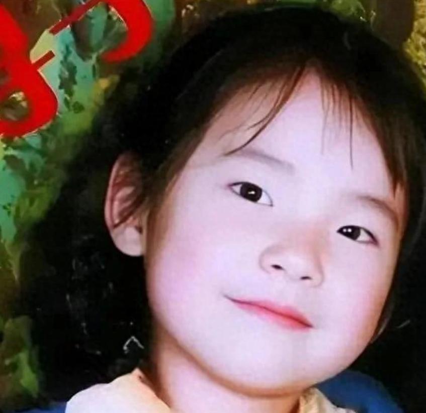 2005年，西安一名6岁女童不幸被拐，整整九年，她隐忍不发，每天背自己的名字和家