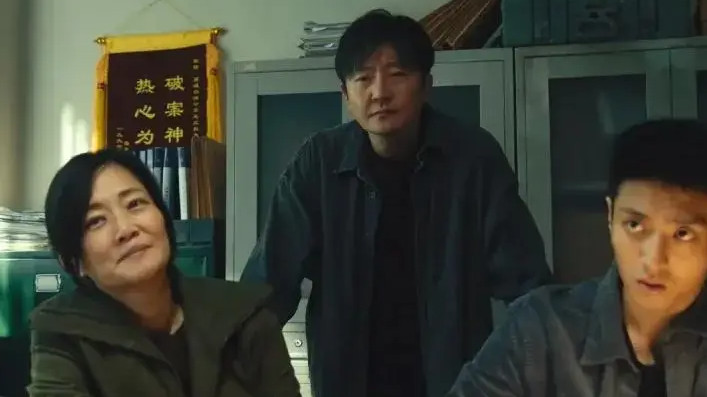 《黄雀》：正义与罪恶交织的火车站奇缘