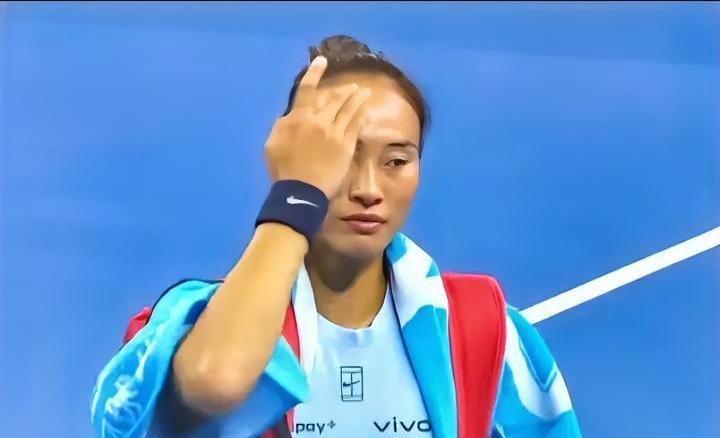 2025年中网女单第三轮在昨天晚上，
随着郑钦文的退赛，
已经全部结束，
让我们